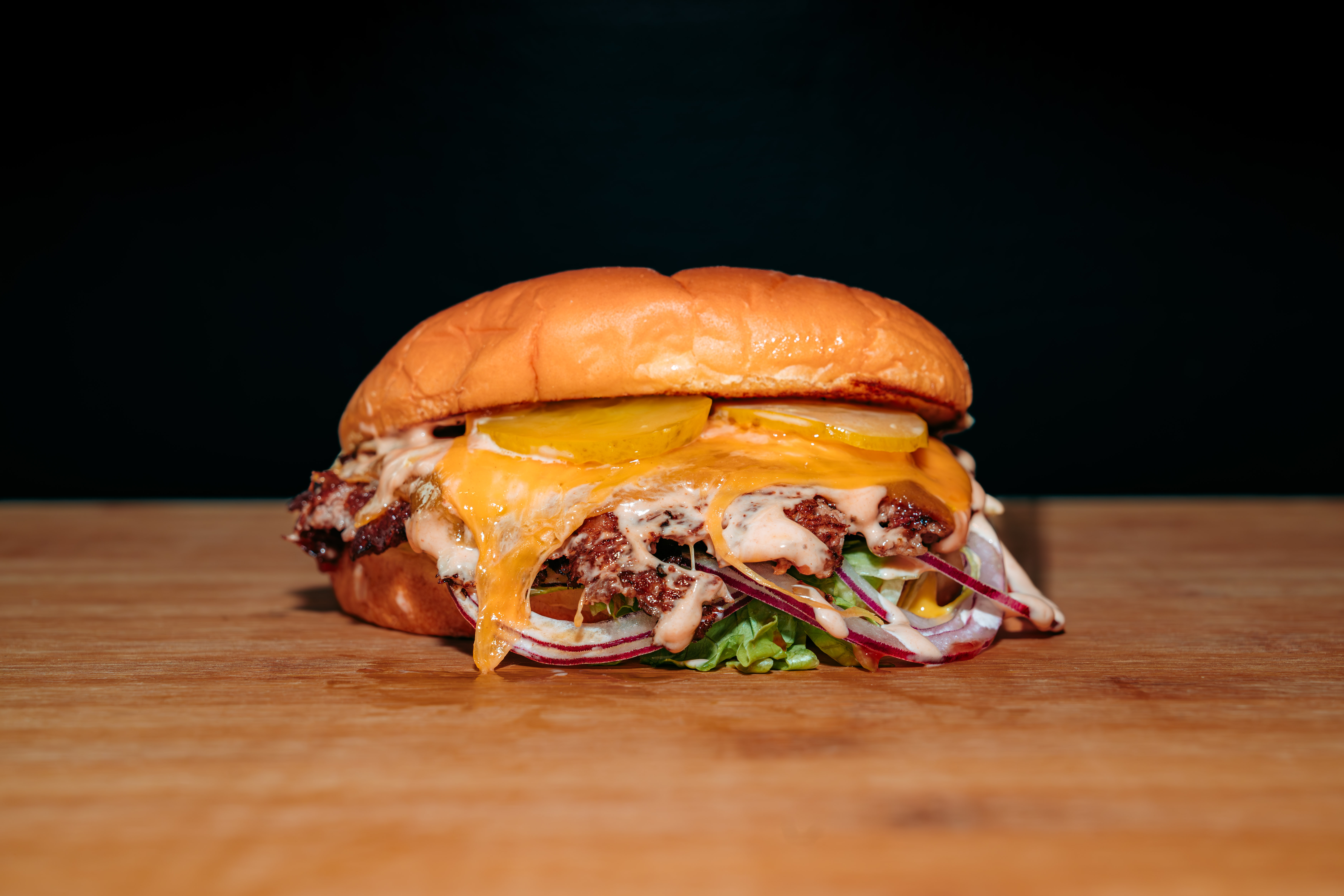 Smash Cheeseburger mit Cheddar bei 20s Smash Burger Baden
