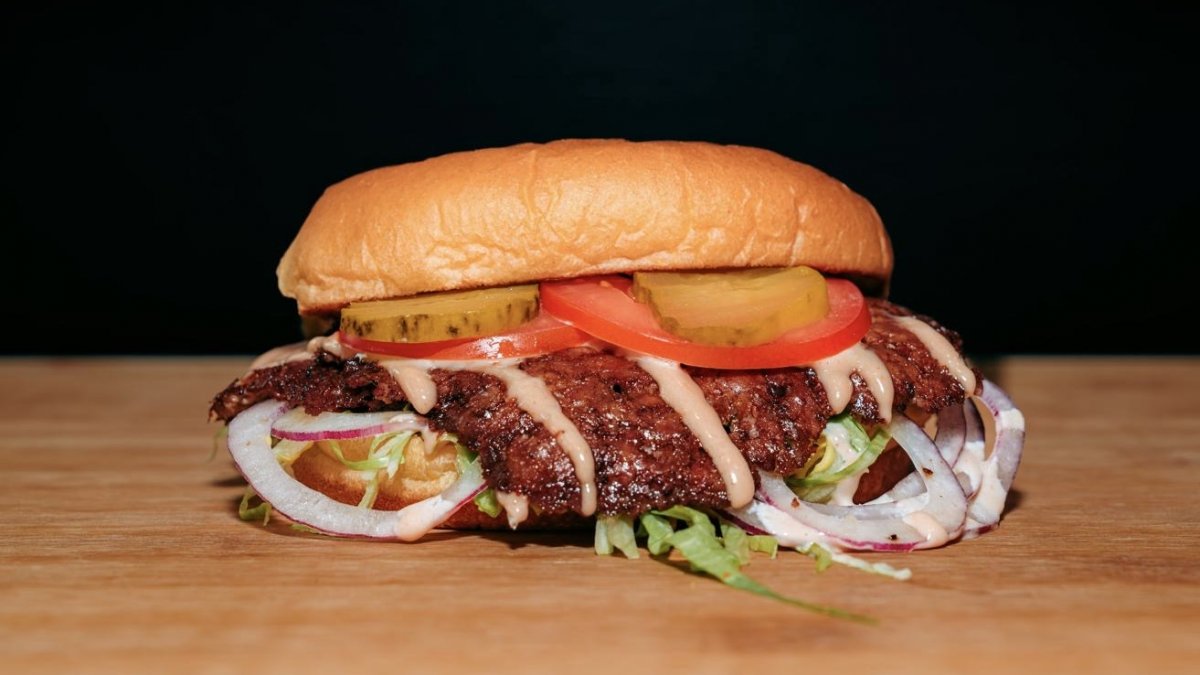 Smash Classic Burger mit CH-Rindfleisch in Baden